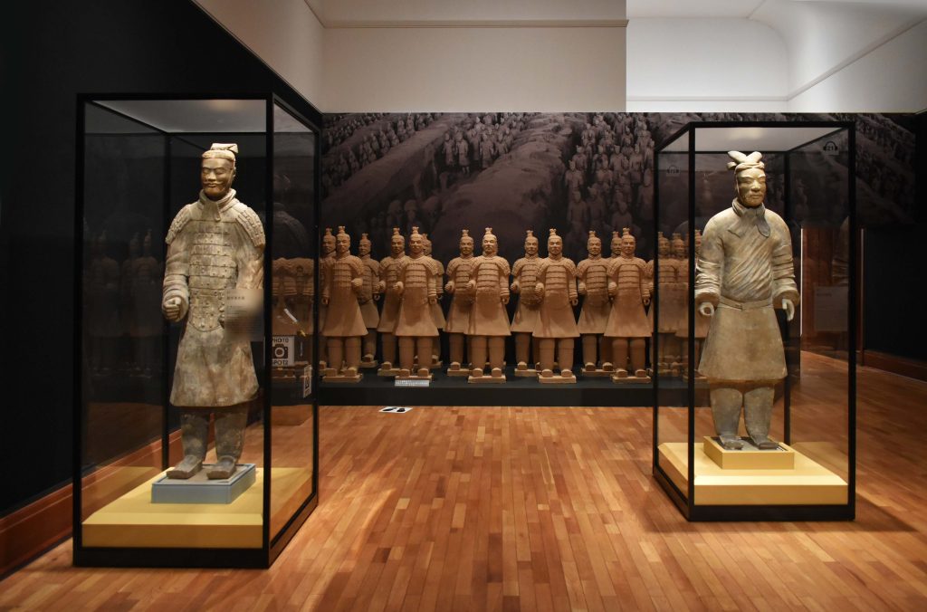 日中国交正常化50周年記念兵馬俑と古代中国~秦漢文明の遺産~ – 株式会社東京スタデオ(展覧会をメインに空間デザイン・施工をする老舗制作会社)